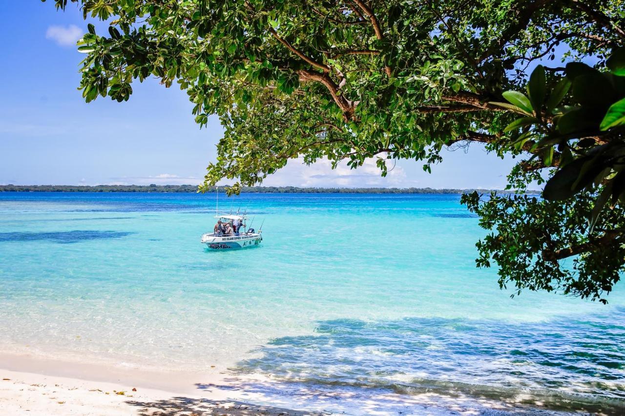 Barrier Beach Resort (Adults Only) Luganville Exterior photo