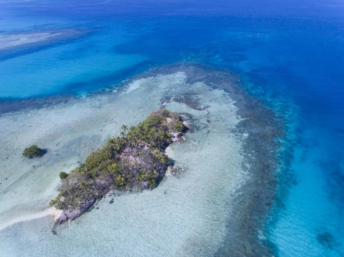 Barrier Beach Resort (Adults Only) Luganville Exterior photo